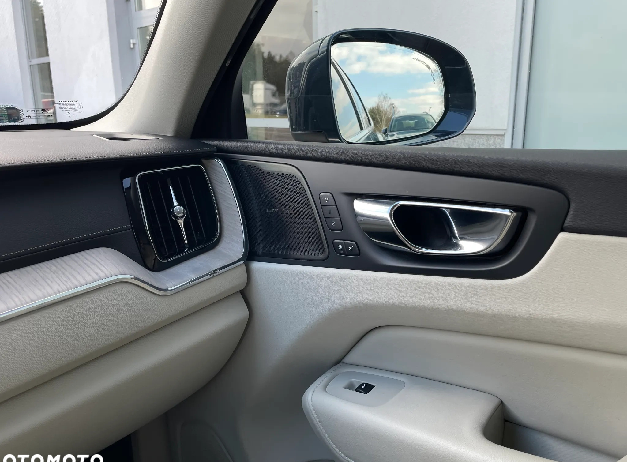 Volvo XC 60 cena 139900 przebieg: 157243, rok produkcji 2019 z Chojna małe 277